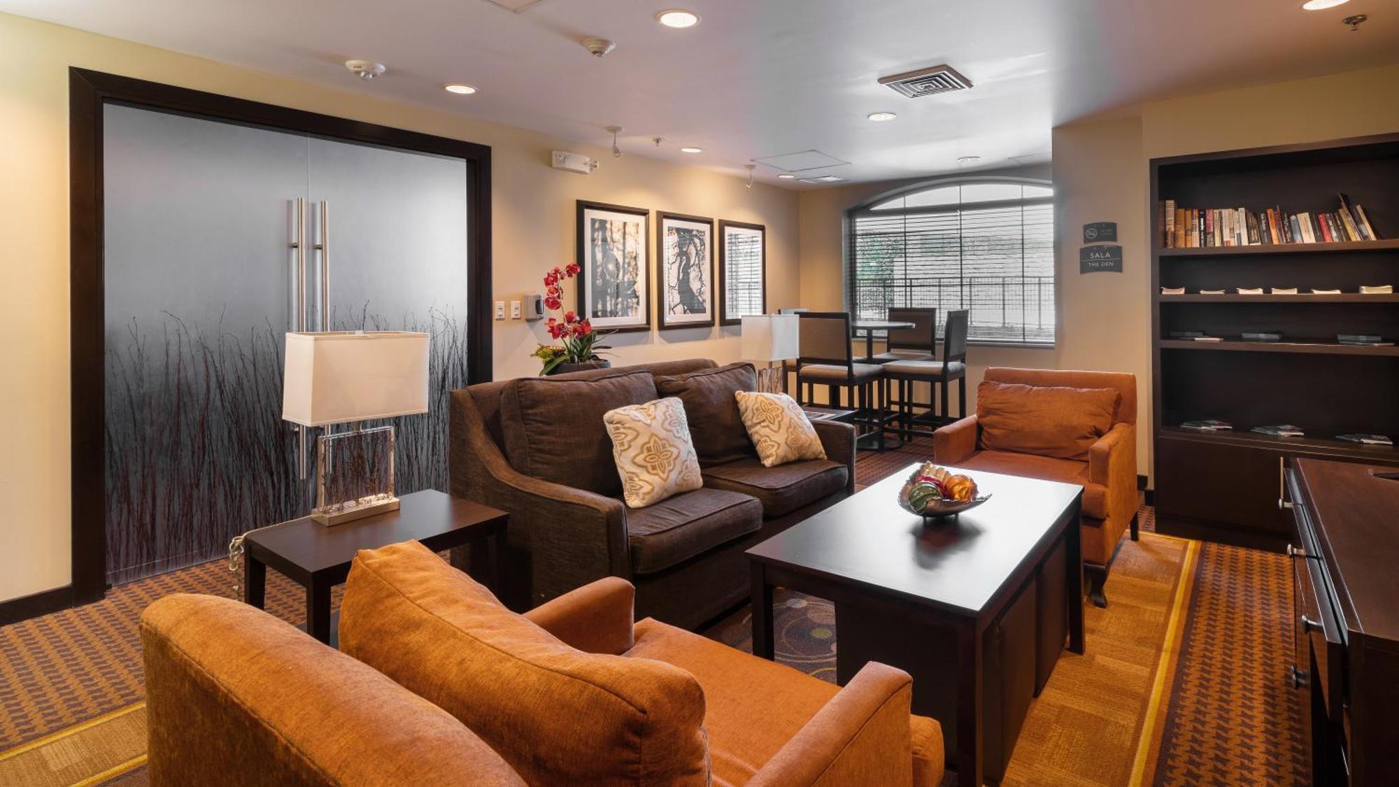 Staybridge Suites Chihuahua By Ihg מראה חיצוני תמונה